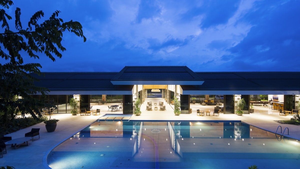 Grand hotel entrance - complete guide to planning your Naples Florida vacation